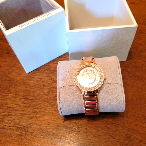 Brand New - Micheal Kors Rose Gold Watch - Picture 2 of 6
